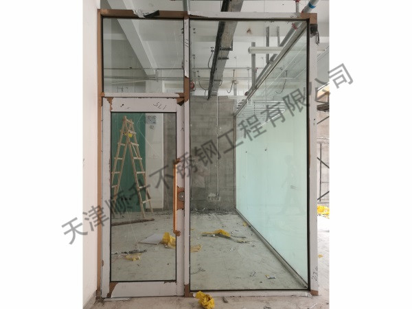 不銹鋼門(mén)窗 